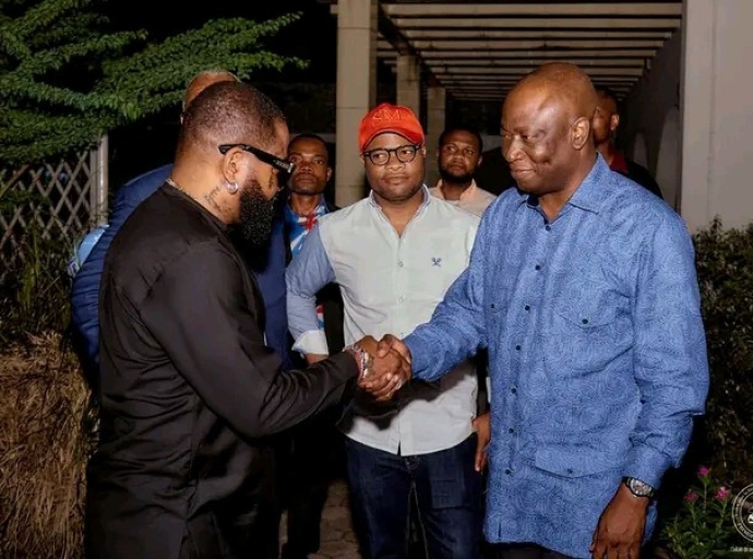 Ferre Gola chez Augustin Kabuya : l’artiste appelle ses fans au calme après l’annonce de la décoration de Fally Ipupa